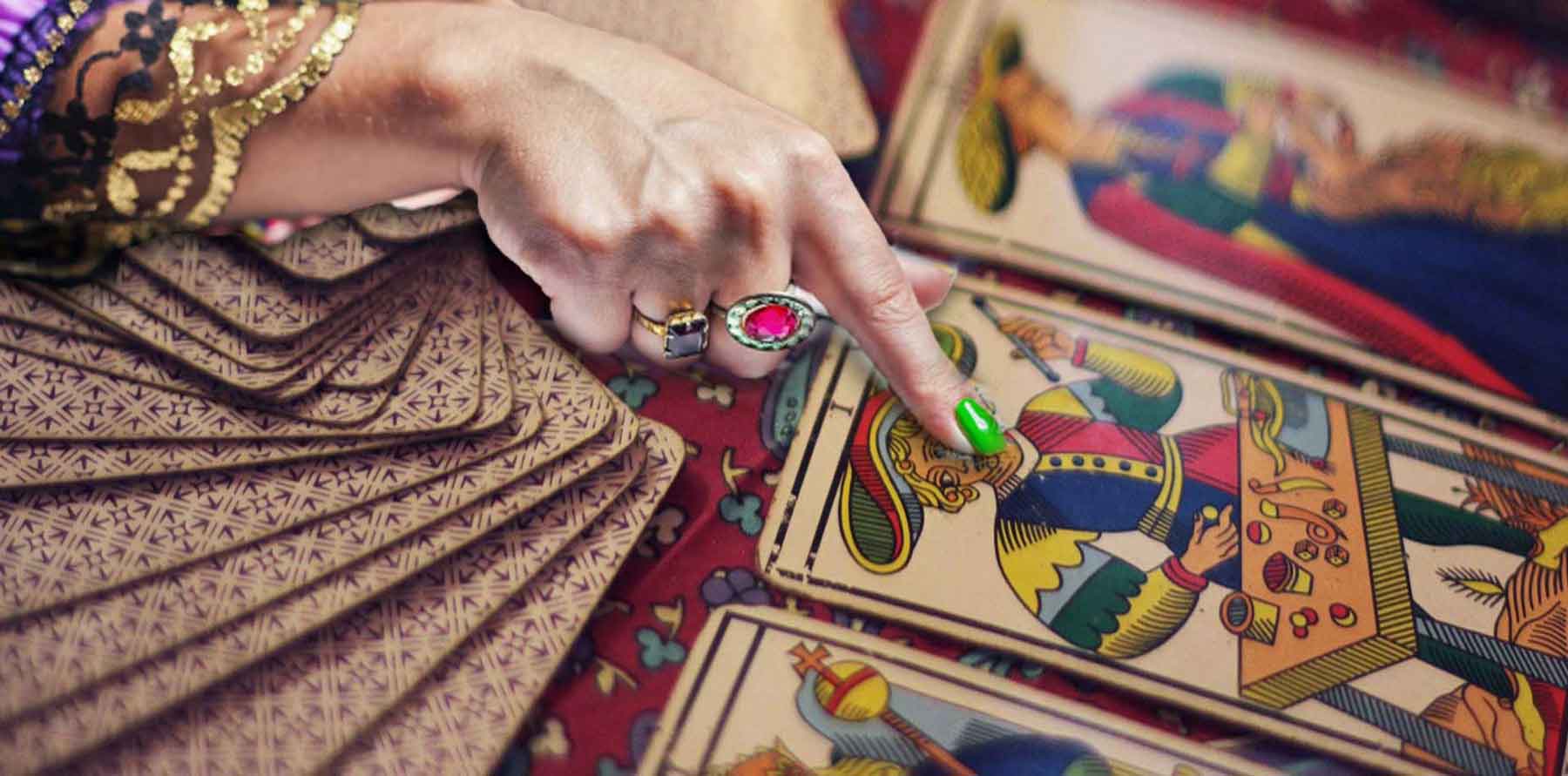 Astrologer Mitra Sareen is a World Famous Jyotish